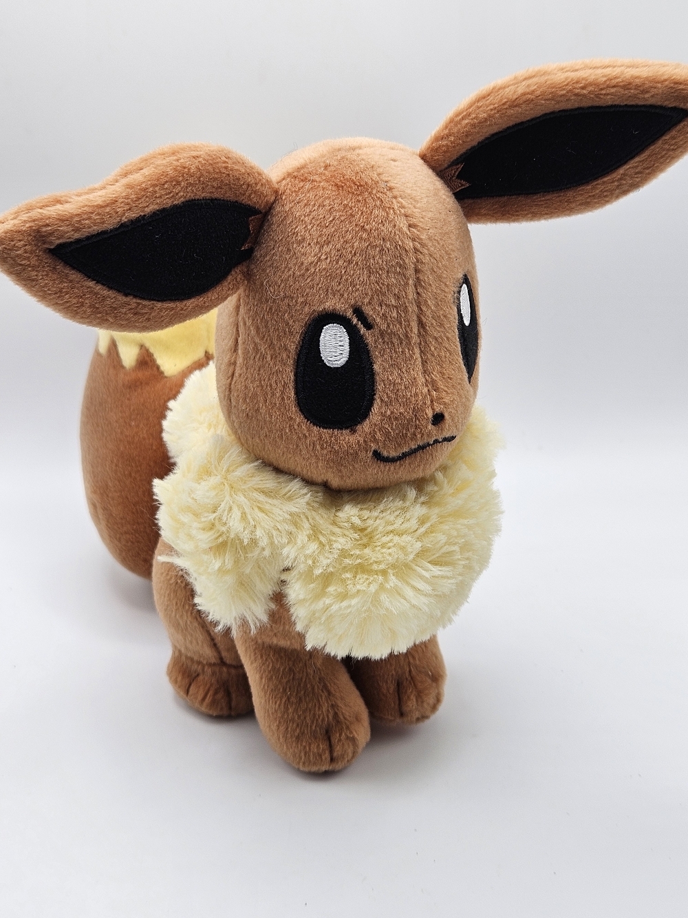 Pokemon Evee TOMY 8" Plush Stuffed Animal Toy Nintendo 2017